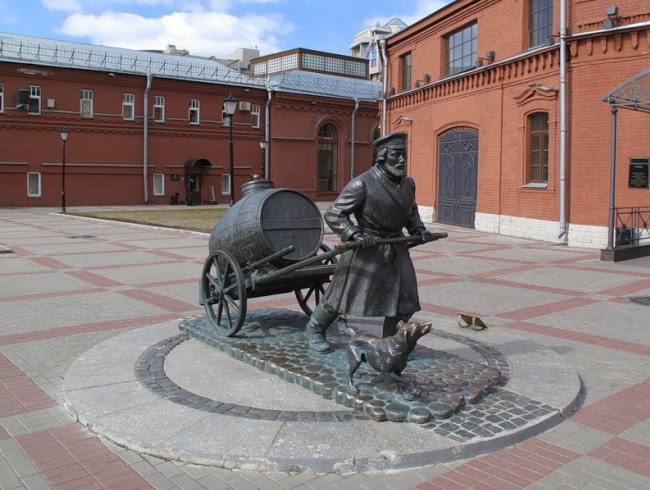 Памятник Петербургскому водовозу