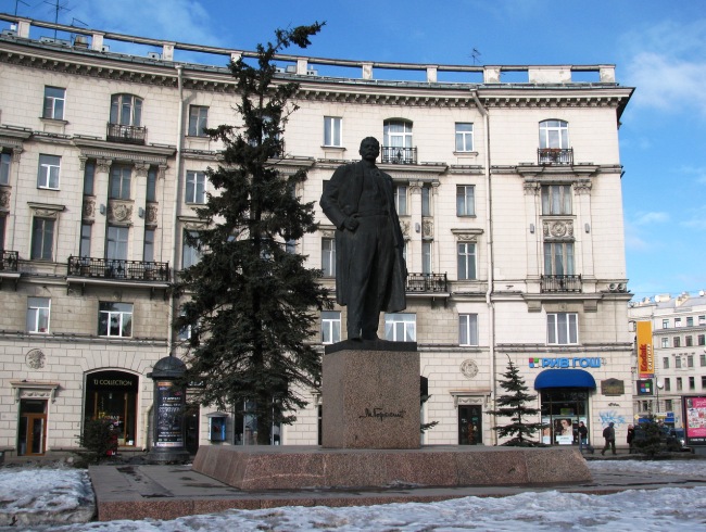 Памятник Максиму Горькому в Санкт-Петербурге